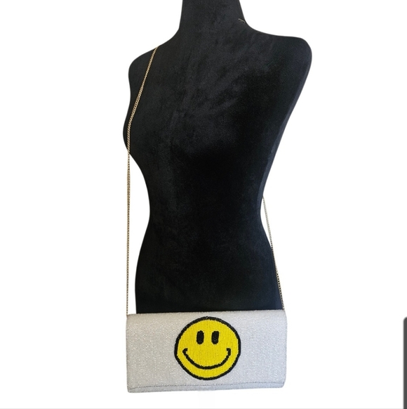 White Beaded Smiley Face Emoji Clutch/ Shoulder Bag - Picture 4 of 7